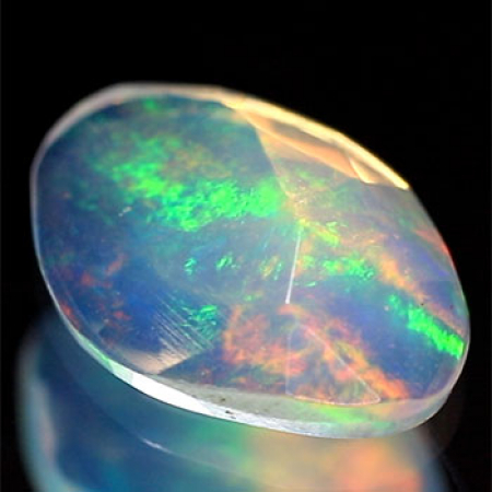 Opal im Rosenschliff mit 0.90 Ct