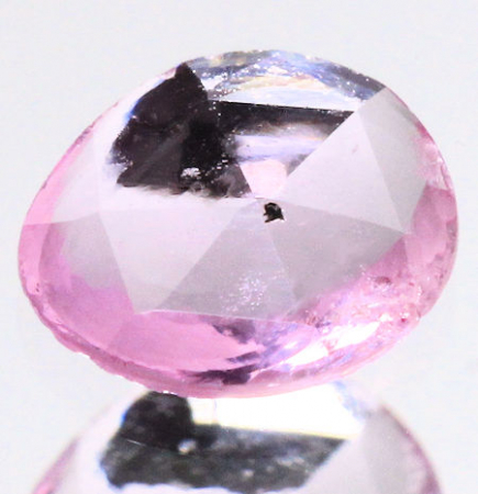Ceylon-Saphir im Rosen-Schliff mit 0.24 Ct, unbehandelt