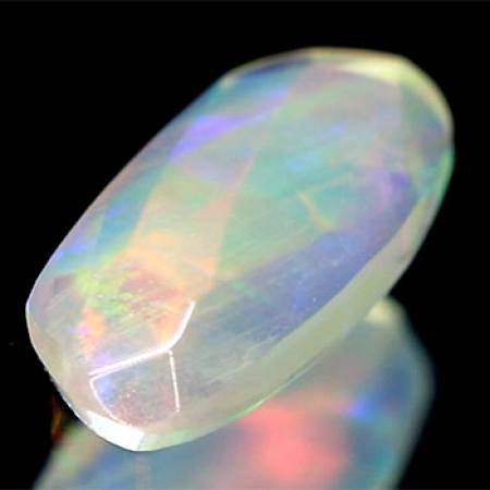 Opal im Rosenschliff mit 0.74 Ct