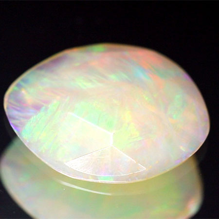 Welo-Opal im Rosenschliff mit 0.91 Ct