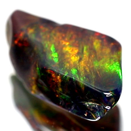 Schwarzer Opal-Kristall 2.28 Ct, poliert