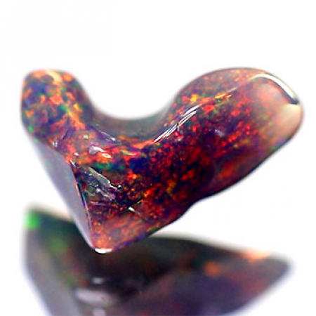 Schwarzer Opal-Kristall 2.39 Ct, AAA Grade, poliert