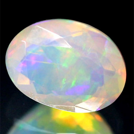 Facettierter Welo-Opal mit 2.62 Ct