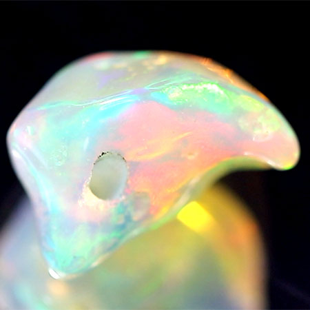 Welo Opal Anhänger mit 3.56 Ct, gebohrt