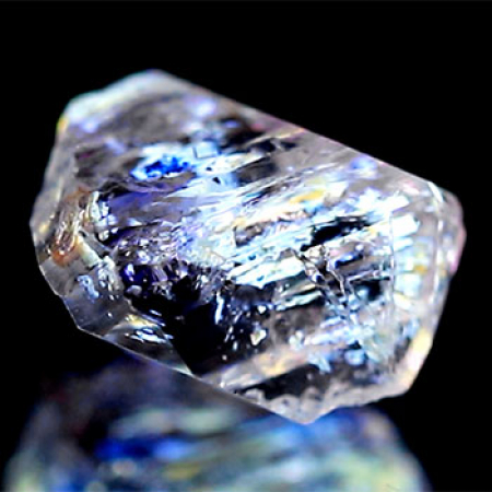 Petroleum Quarz mit 4.24 Ct, fluoreszierend