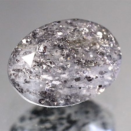 Schwarzer Aventurin Quarz mit 5.68 Ct