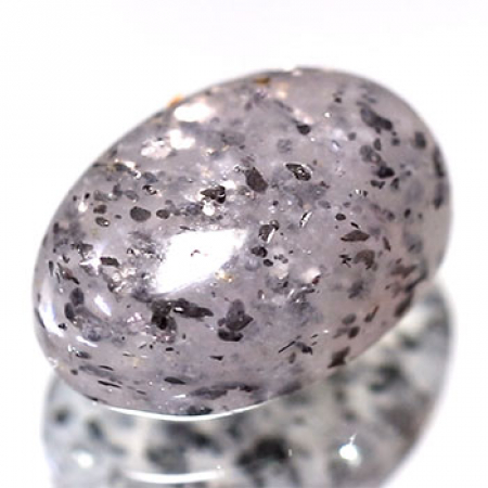 Schwarzer Aventurin Quarz mit 6.96 Ct