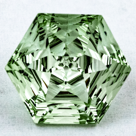 Grüner Amethyst mit 7.02 Ct im Fantasieschliff