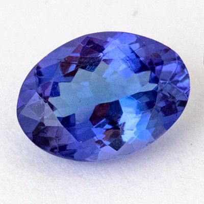 Augenreiner Tansanit mit 0.73 Ct, AA Grade