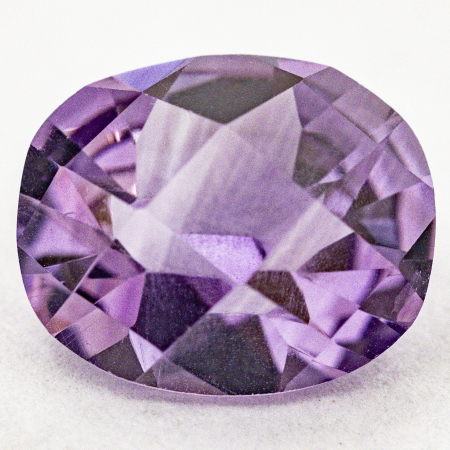 Amethyst 11.5 x 9.5 mm, ca. 3.60 Ct, Checkerboardschliff