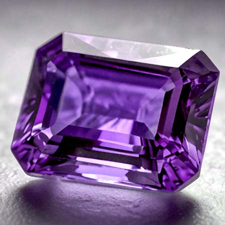 Brasilianischer Amethyst mit 21.11 Ct