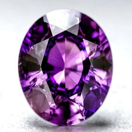 Brasilianischer Amethyst mit 8.26 Ct, AAA Grade