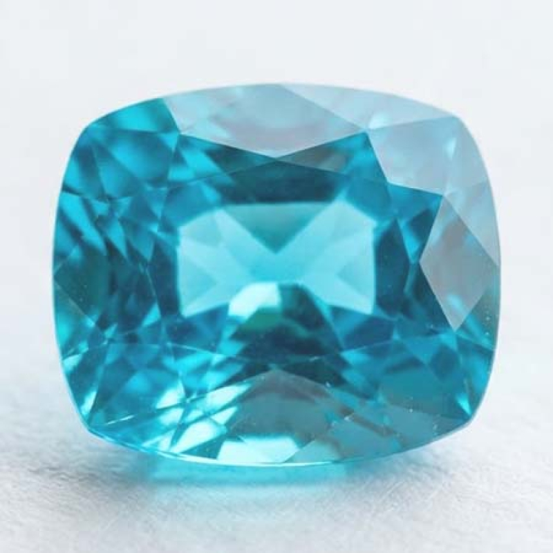 Neonblauer Apatit mit 1.84 Ct