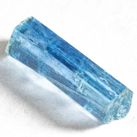 Santa Maria farbener Aquamarin-Kristall mit 1.48 Ct