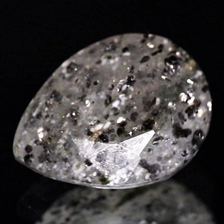 Schwarzer Aventurin Quarz mit 6.03 Ct