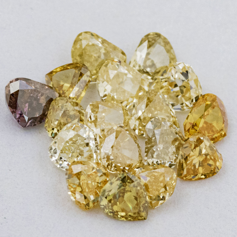 17 Diamanten mit 1.37 Ct