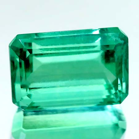 Fluorit mit 15.54 Ct, facettiert, AAA Grade