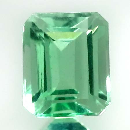 Fluorit mit 2.62 Ct, facettiert, AAA Grade