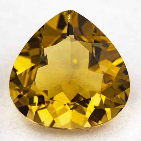 Goldberyll mit 2.48 Ct, leicht beschädigt