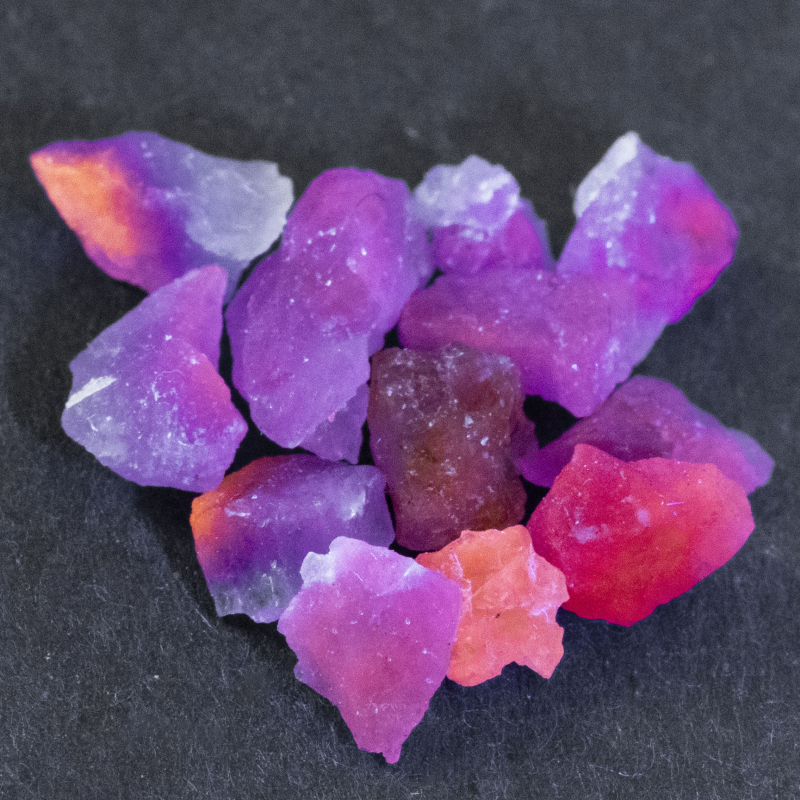 12 Hackmanit Kristalle 5.15 Ct, Premium Fluoreszenz