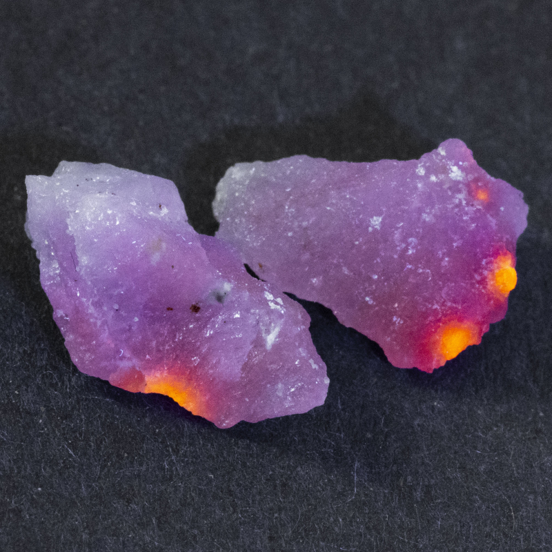2 Hackmanit Kristalle 5.86 Ct, Premium Fluoreszenz