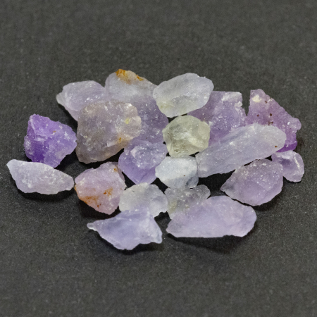 20 Hackmanit Kristalle 7.22 Ct, fluoreszierend