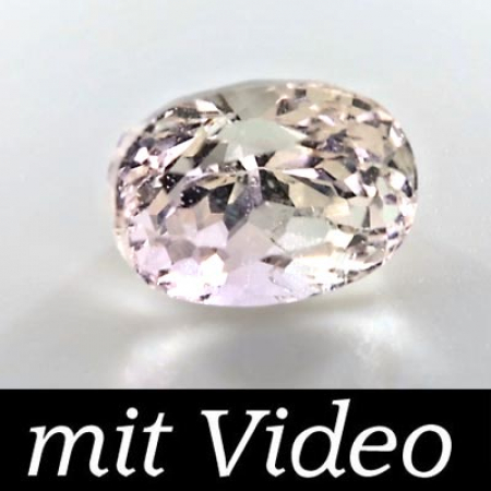 Hiddenit mit 6.92 Ct