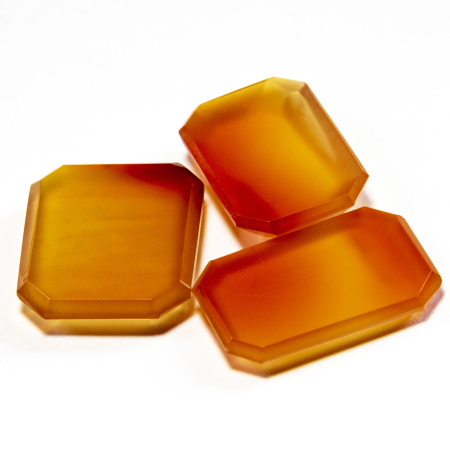 3 Karneole mit insgesamt 13.05 Ct