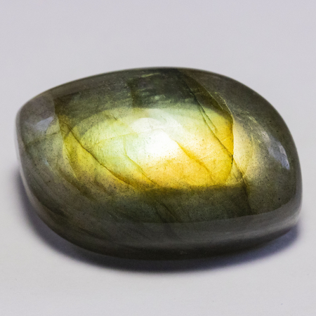 Labradorit mit 32.83 Ct