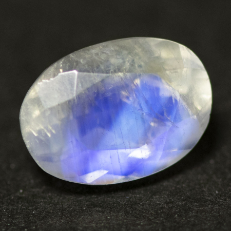 Facettierter Mondstein mit 1.73 Ct, AA Grade