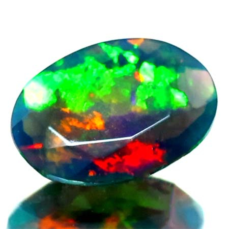 Schwarzer Opal mit 0.97 Ct - facettiert, AAA Qualität