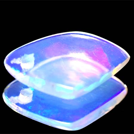 Welo Opal mit 1.00 Ct, AAA Qualität, gebohrt