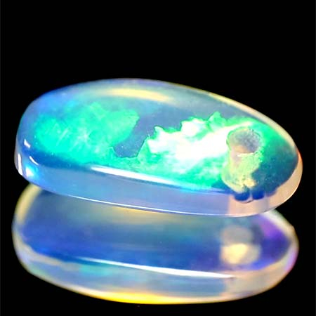 Welo Opal mit 1.05 Ct, AAA Qualität, gebohrt