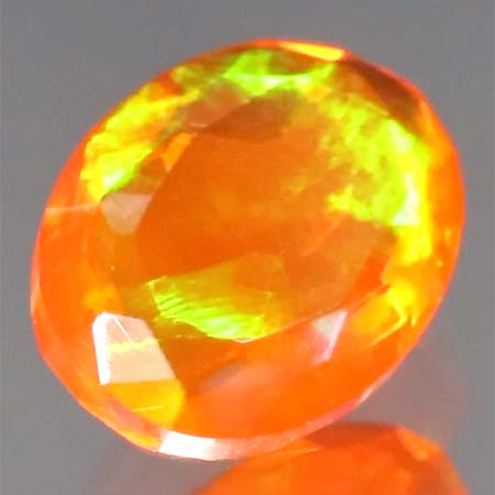 Afrikanischer Welo Feueropal mit 1.40 Ct