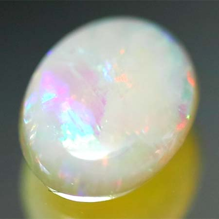 Opal mit 1.55 Ct, mit Riss