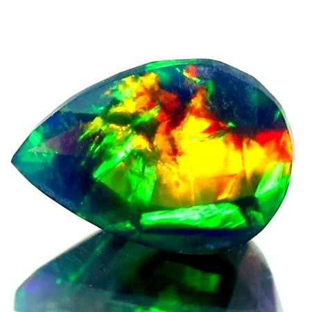 Schwarzer Opal mit 1.65 Ct - facettiert, AAA Qualität