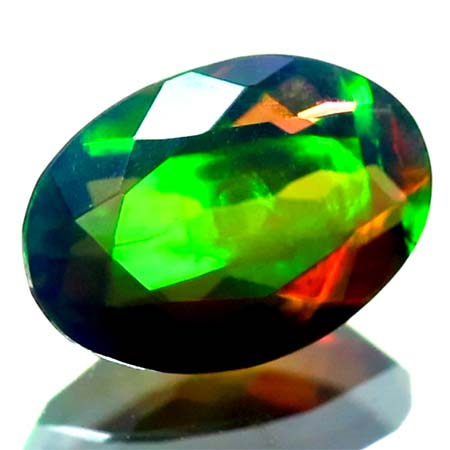 Schwarzer Opal mit 1.79 Ct - facettiert, AAA Qualität
