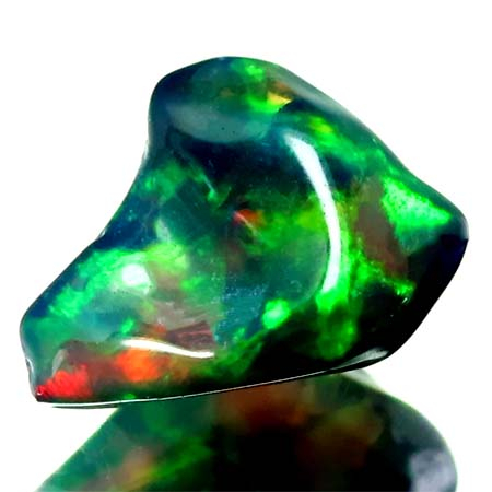 Schwarzer Opal-Kristall 2.26 Ct, AAA Grade, poliert