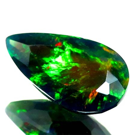 Schwarzer Opal mit 2.28 Ct - facettiert, AAA Qualität