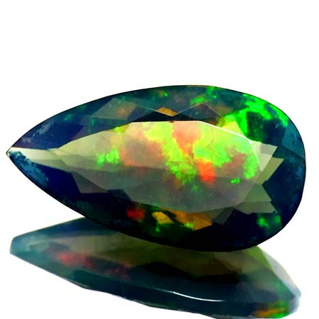 Schwarzer Opal mit 2.49 Ct - facettiert, AAA Qualität