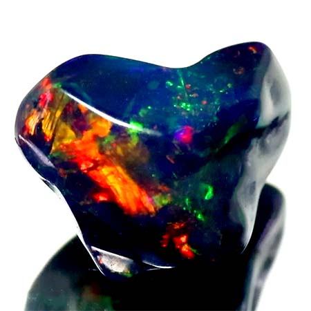 Schwarzer Opal-Kristall 2.97 Ct, AAA Grade, poliert