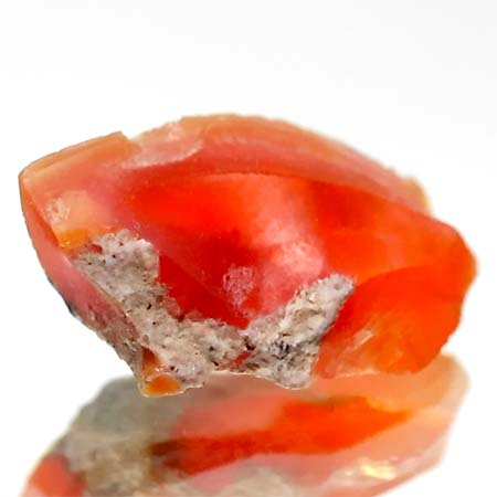 Mexikanischer Feueropal Kristall mit 3.18 Ct