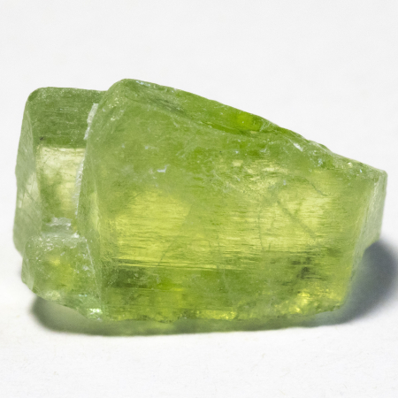 Peridot Kristall mit 6.16 Ct