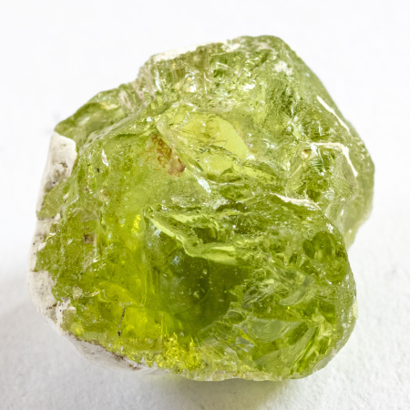 Peridot Kristall mit 6.77 Ct
