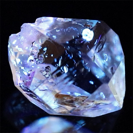 Petroleum Quarz mit 1.76 Ct, fluoreszierend