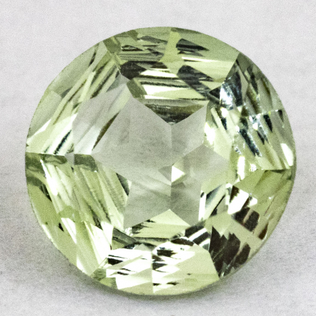 Grüner Amethyst mit 1.76 Ct im Spider-Schliff