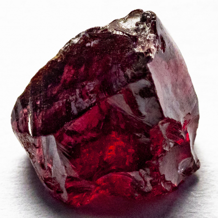 Rhodolit Kristall mit 4.08 Ct