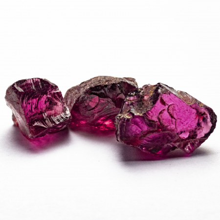 Rhodolit Kristalle mit 13.68 Ct