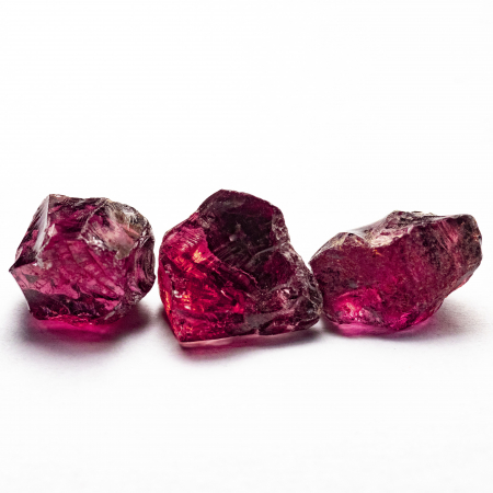 Rhodolit Kristalle mit 13.72 Ct