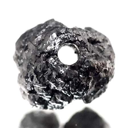Schwarzer  Rohdiamant 1.60 Ct, gebohrt, leicht beschädigt
